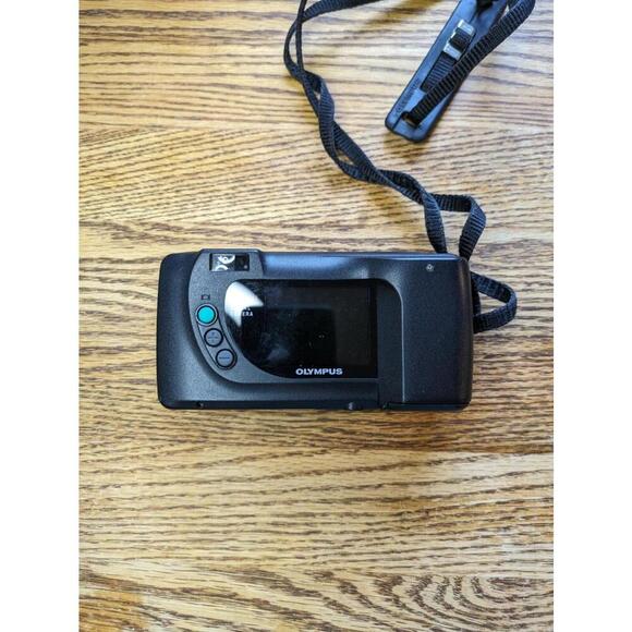 Vintage Olympus Camedia C-840L 1.3 MP Compact Digital Camera Plus 4mb Card - Picture 2 of 3